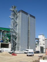 Поточная шахтная зерносушилка с рекуперацией воздуха Strahl 13000FR