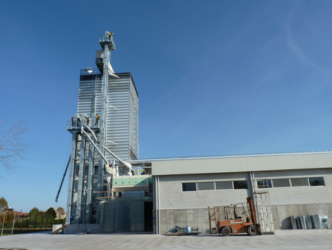 Поточная шахтная зерносушилка с рекуперацией воздуха Strahl 10000FR