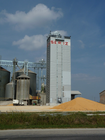 Поточная шахтная зерносушилка с рекуперацией воздуха Strahl 14000FR