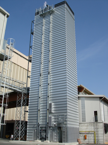 Поточная шахтная зерносушилка с рекуперацией воздуха Strahl 15000FR