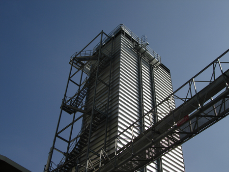 Поточная шахтная зерносушилка с рекуперацией воздуха Strahl 17000FR