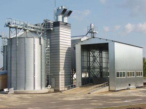 Поточная шахтная зерносушилка с рекуперацией воздуха Strahl 3000FR