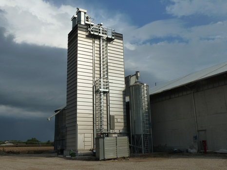 Поточная шахтная зерносушилка с рекуперацией воздуха Strahl 4000FR