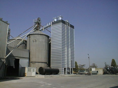 Поточная шахтная зерносушилка с рекуперацией воздуха Strahl 4000FR