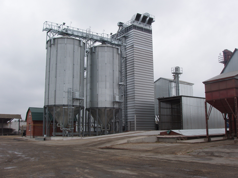 Поточная шахтная зерносушилка с рекуперацией воздуха Strahl 9000FR